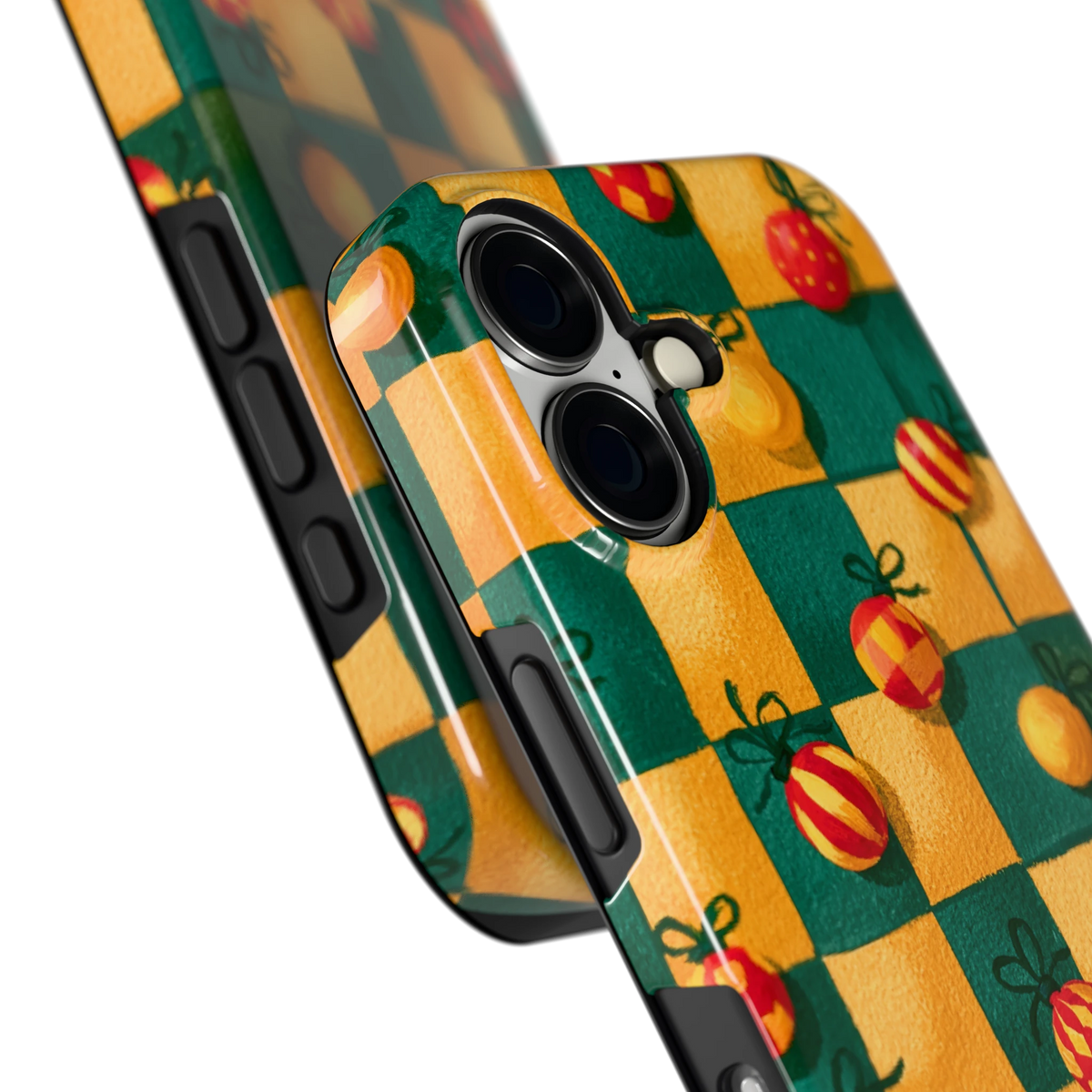 Geblokte Kerstballen hoesje voor iPhone 16, close-up
