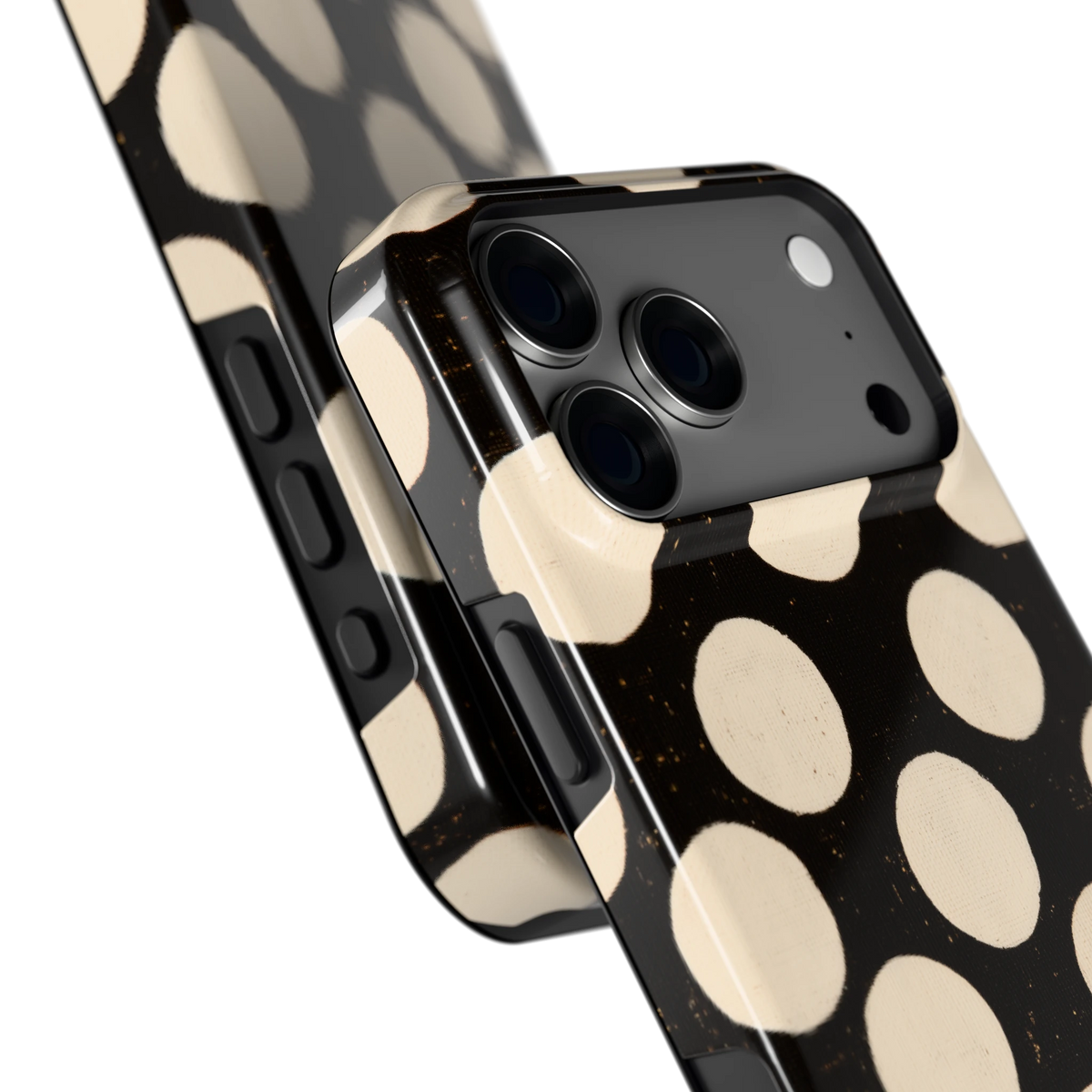 Crème stippen op zwart hoesje voor iPhone 18 Pro Max, close-up