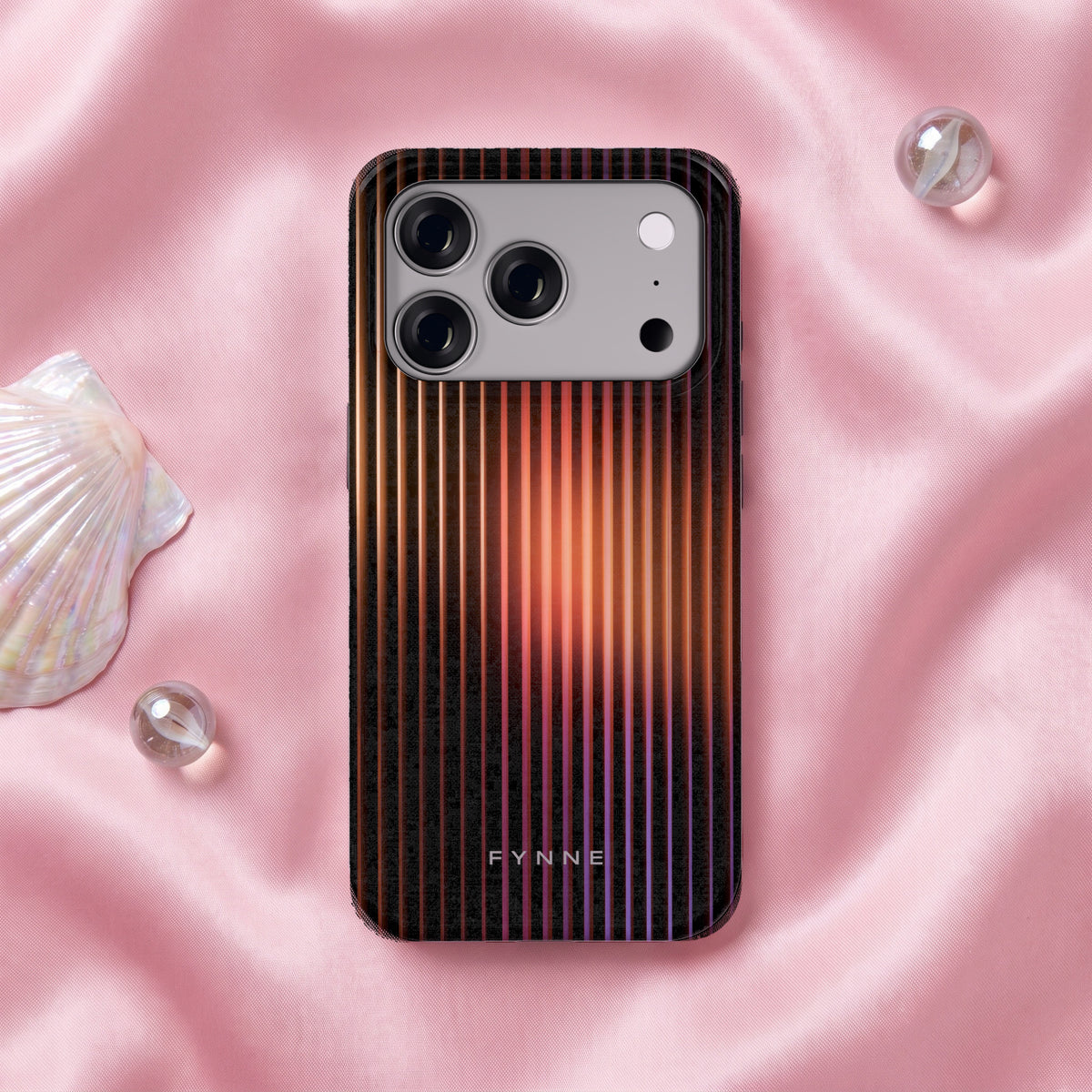 Gloeiende Lijnen hoesje op een iPhone 17 Pro, uit The Dream Collection