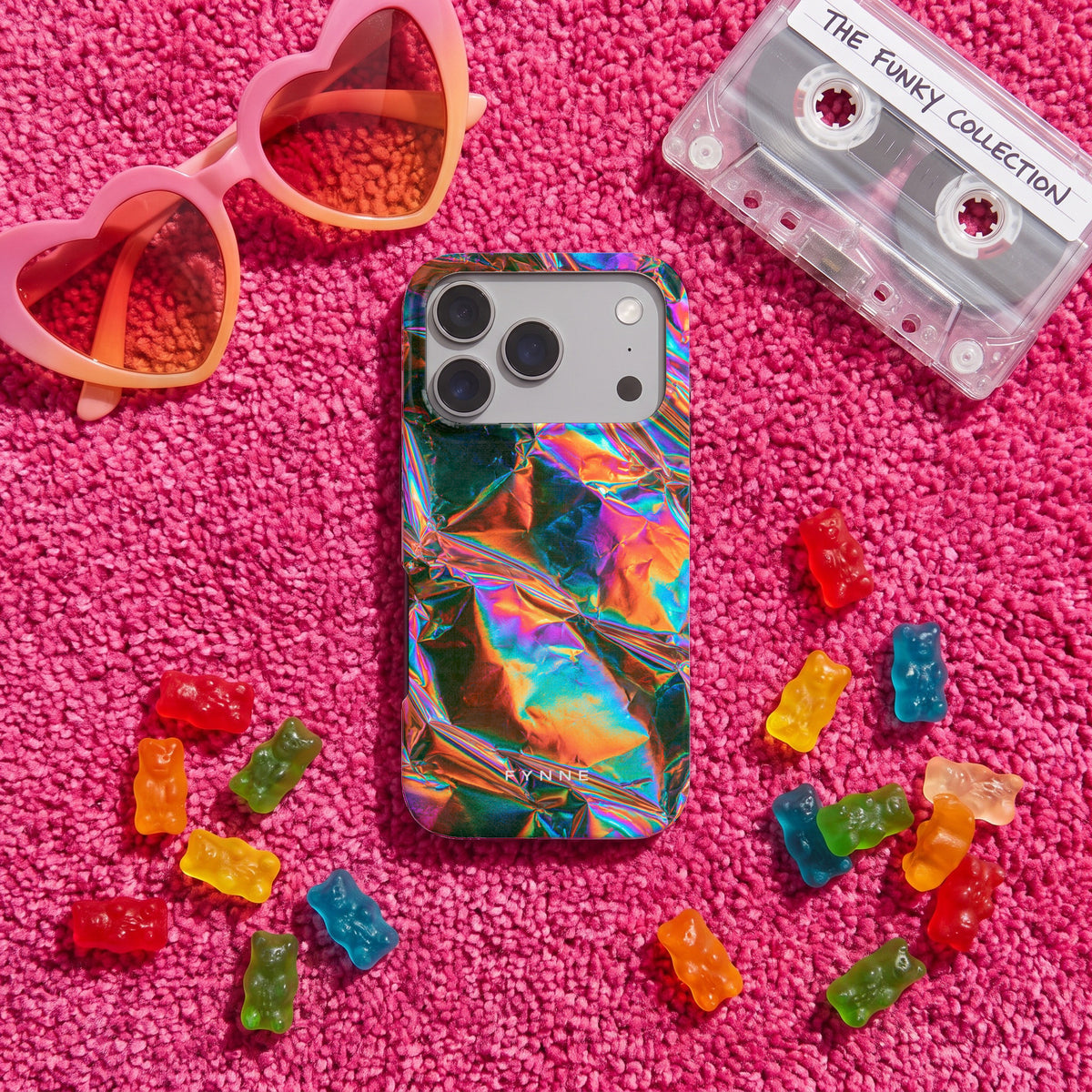 Holografische print hoesje op een iPhone 17 Pro, uit The Funky Collection