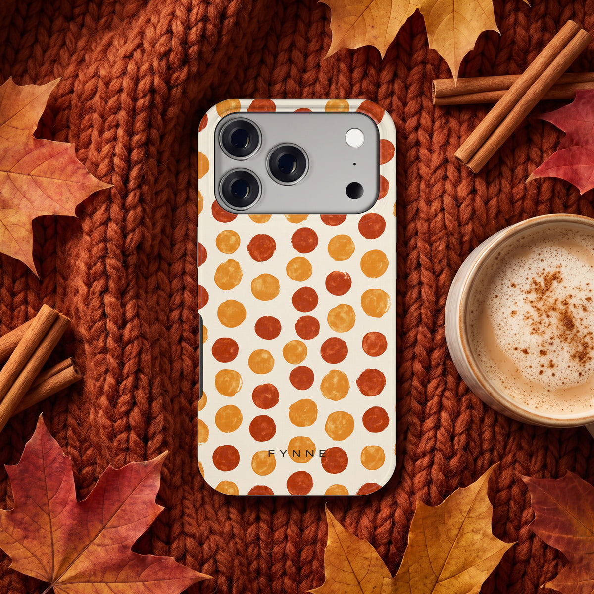Geverfde Stippen hoesje op een iPhone 17 Pro, uit The Fall Collection