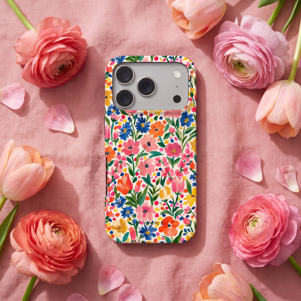 Geschilderd Bloemenveld hoesje op een iPhone 17 Pro, uit The Flower Collection