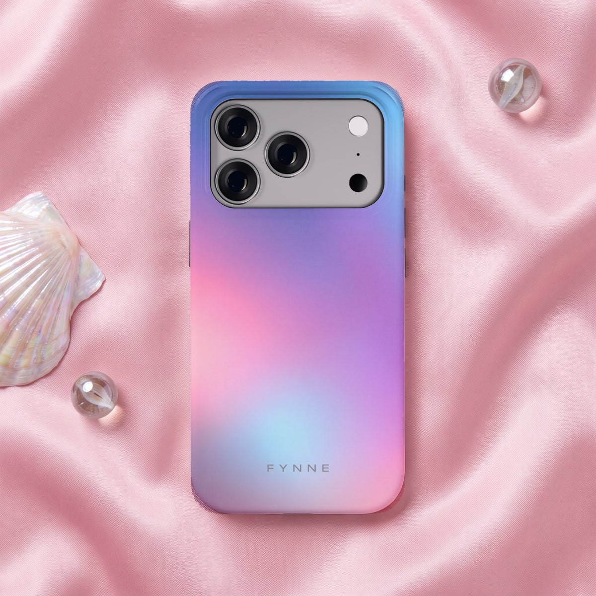 Pastelnevel hoesje op een iPhone 17 Pro, uit The Dream Collection