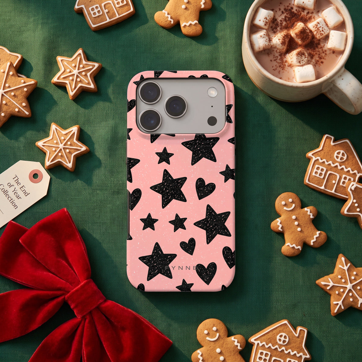 Getekende sterren en hartjes hoesje op een iPhone 17 Pro, uit The End of Year Collection