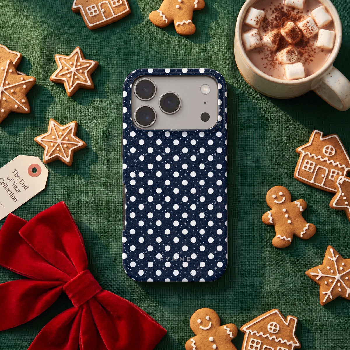 Sneeuwnacht Stippen hoesje op een iPhone 17 Pro, uit The End of Year Collection